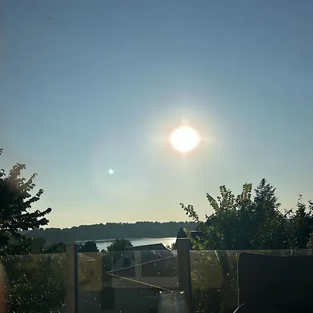 Gutshof-penthouse-wohnung- Seeblick Appartement Klein Upahl