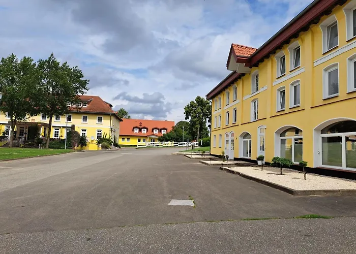 Gutshof-penthouse-wohnung- Seeblick Apartment *