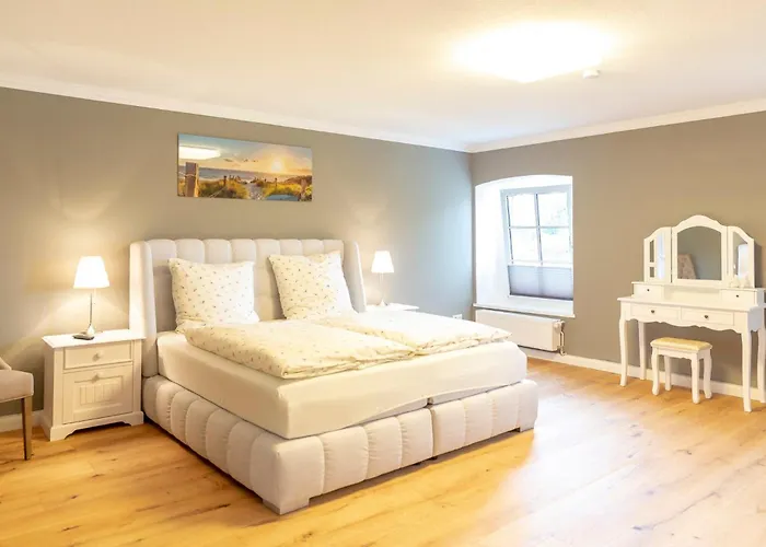 Gutshof-penthouse-wohnung- Seeblick * Klein Upahl